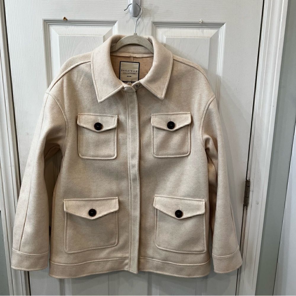 Bagatelle Collection Utility coat with 4 pockets in cream- NWOT